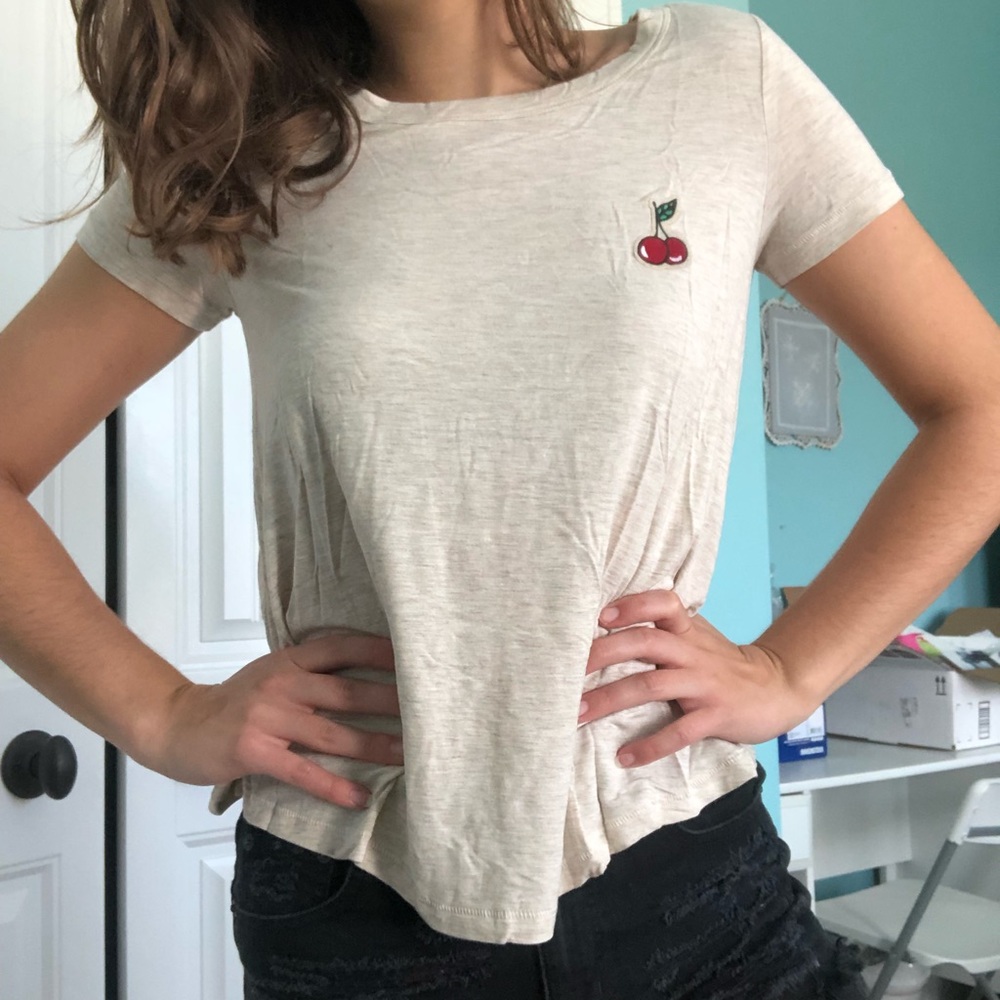 American Eagle softy & sexy tee 🍒